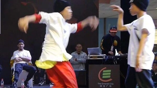 WBC少儿冠军诞生，有人质疑决赛判罚！你怎么看？