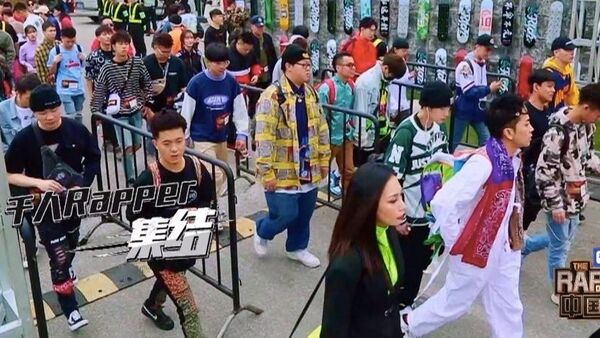 信不信下季新说唱能叫来1000个Rapper在你家楼梯口排队抽烟?
