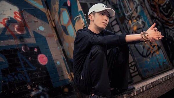 笑死，姜云升都有狗仔偷拍了