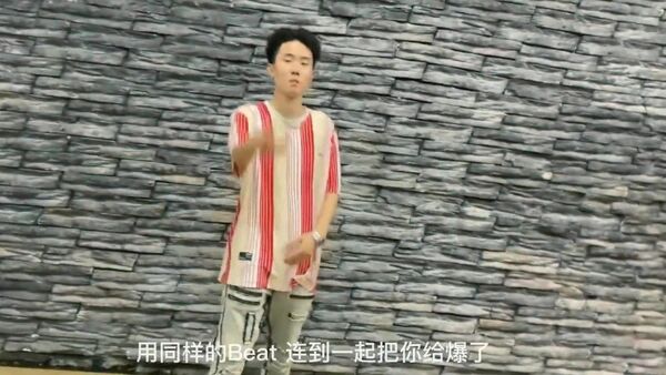 成立27小时就解散的厂牌是他在自导自演