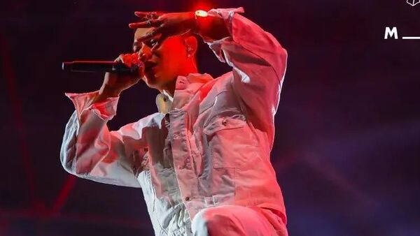 黄旭被八口的兄弟diss了，因为《教官》里的一句歌词