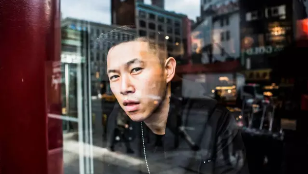 热得发烫的欧阳靖背后的冷思考