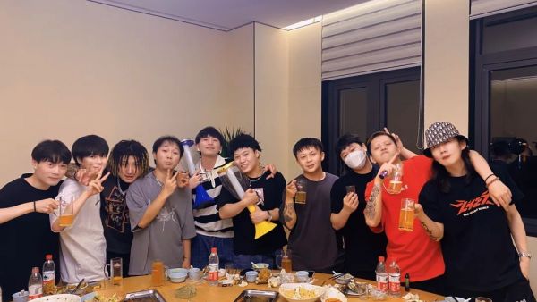 今天的说唱圈，一半在青岛，一半在三亚