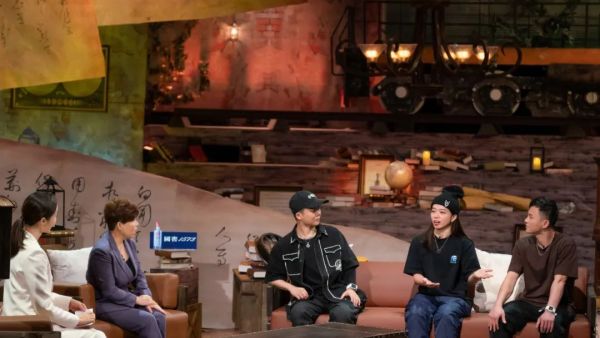 Bboy杨凯对话邓亚萍:街舞运动是发展潮流,新老舞者同心共筑奥运梦